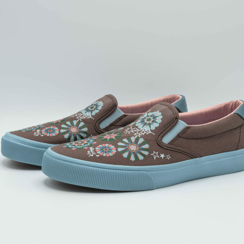 Slip 1 "What's up?" / Milk chocolate, Light blue, Forest green