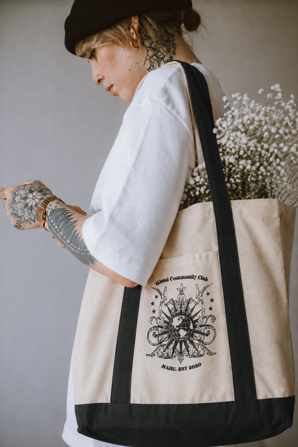 haru-canvas-tote-bag-lifestyle